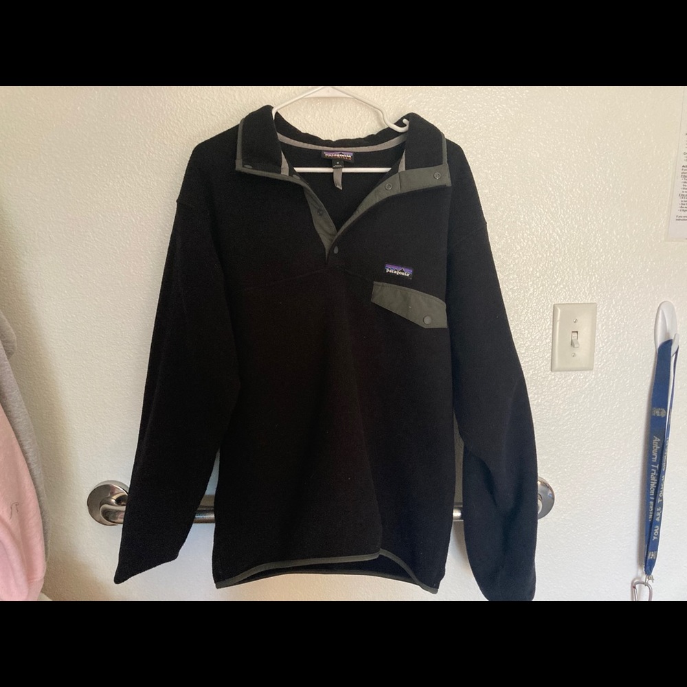 black synchilla pullover